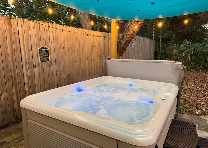 Hot Tub! Serene Coastal Walk To Vilano Beach 2 Bedrooms & 2 Acs St. Augustine